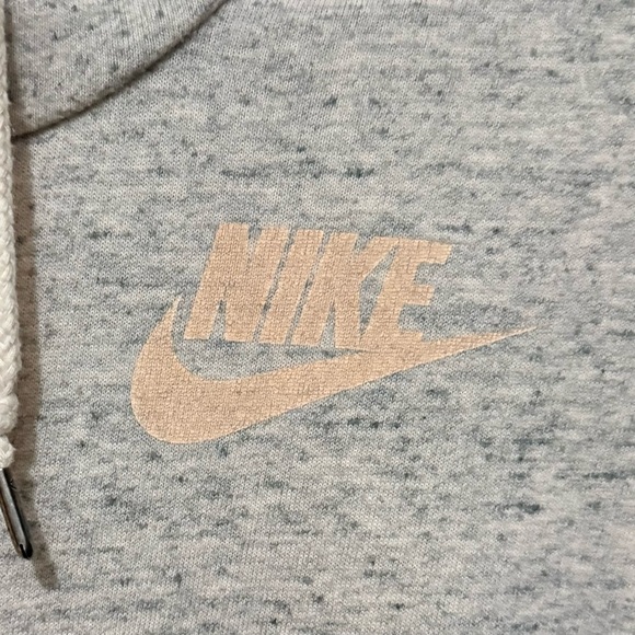 NIKE Lightweight Hooded Pullover - Picture 2 of 3